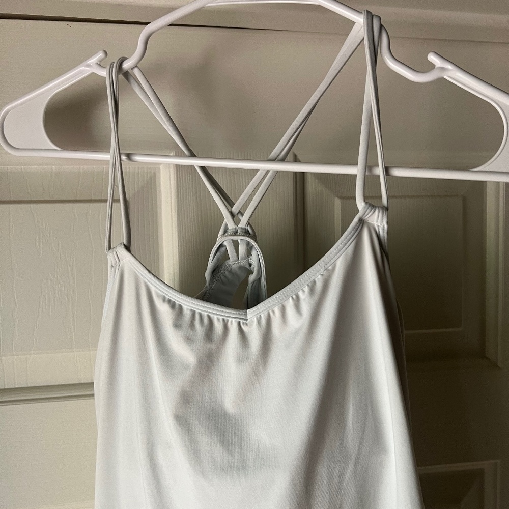 Lululemon Make A Move Tank 🍋 - Picture 7 of 12